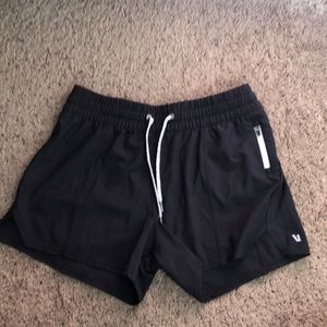 Vuori Clementine Short - mid-rise lightweight 4” Athletic comfy - Size:small